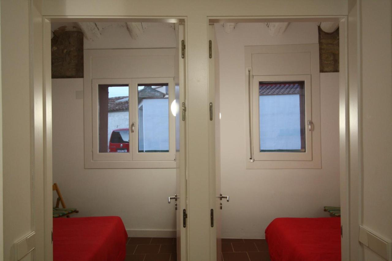 Hostal Cal Riba La Llacuna Exterior foto